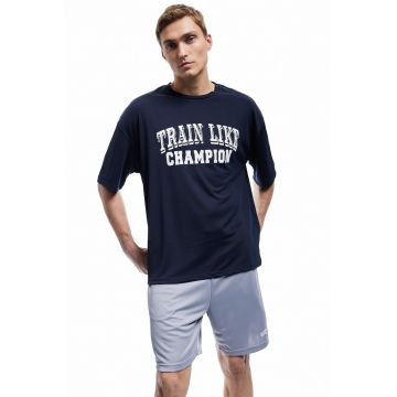 Tricou cu text si maneci cazute