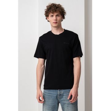 Tricou din bumbac cu decolteu la baza gatului