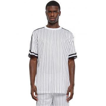 Tricou in dungi cu decolteu la baza gatului