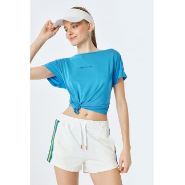 Tricou lejer cu decolteu rotund