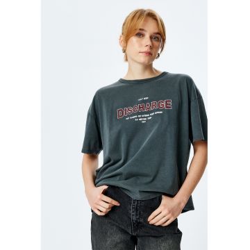 Tricou lejer cu imprimeu text