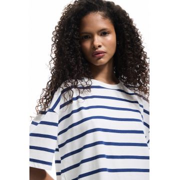 Tricou lejer cu model in dungi si maneci cazute