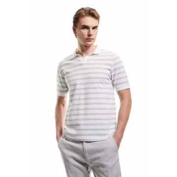 Tricou polo cu model in dungi