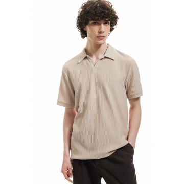 Tricou regular fit cu guler polo si aspect texturat