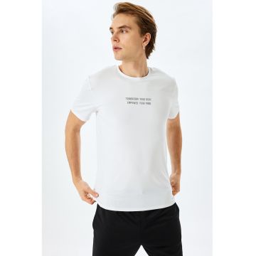 Tricou slim-fit cu mesaj