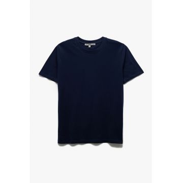 Tricou uni cu decolteu la baza gatului