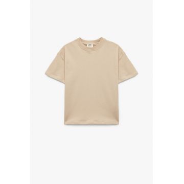 Tricou uni cu decolteu la baza gatului