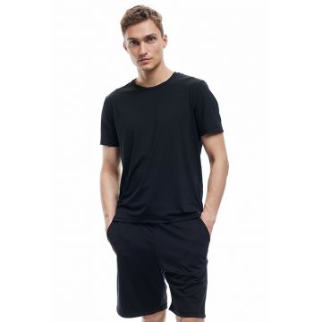 Tricou uni cu decolteu la baza gatului