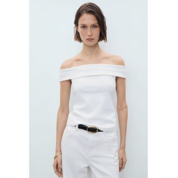 Tricou uni cu decolteu pe umeri