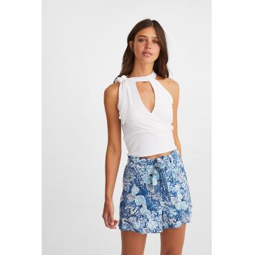 Top crop cu decupaj frontal