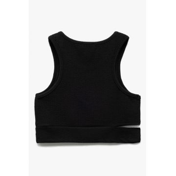 Top crop cu decupaj