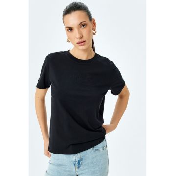 Tricou de bumbac cu text brodat