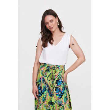Tricou fara maneci cu decolteu in V si funda