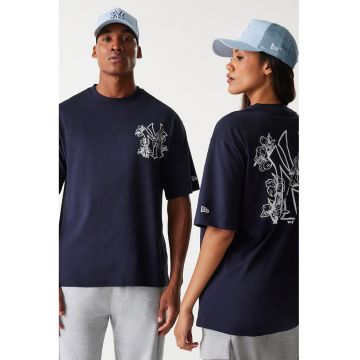 Tricou unisex cu imprimeu floral si decolteu la baza gatului