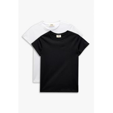 Set de tricouri cu model uni si decolteu la baza gatului - 2 piese