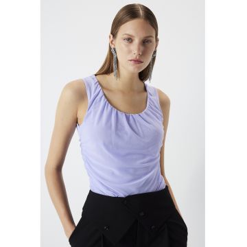 Top cu design drapat