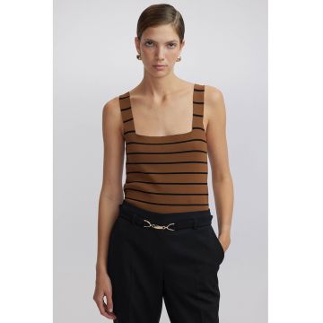 Top tricotat slim-fit