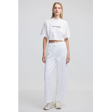 Tricou crop cu design text