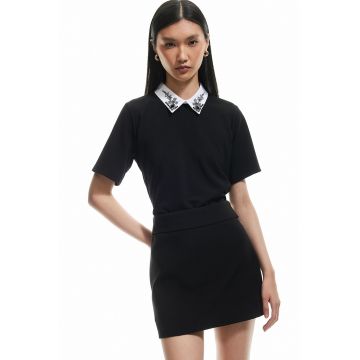 Tricou cu guler cu strasuri