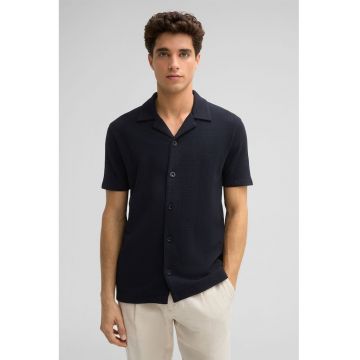 Tricou cu maneca scurta si inchidere prin nasturi