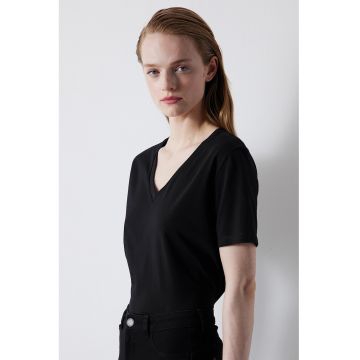 Tricou din bumbac cu decolteu in V