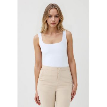 Top slim-fit cu decolteu patrat