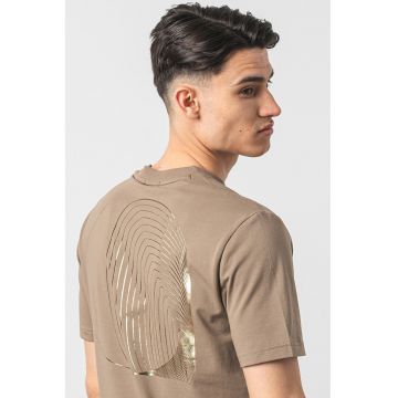 Tricou cu decolteu la baza gatului si logo
