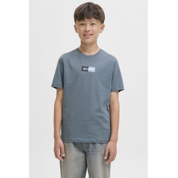 Tricou cu imprimeu logo discret si decolteu la baza gatului