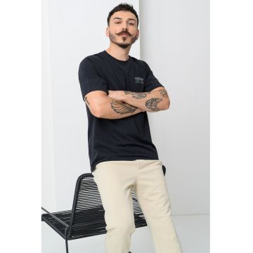 Tricou de bumbac organic cu imprimeu grafic Hoya