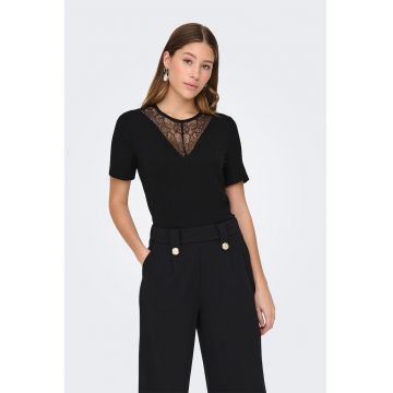 Tricou cu insertie de dantela