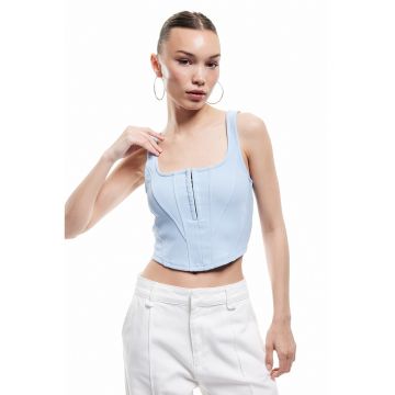 Top crop cu decolteu patrat