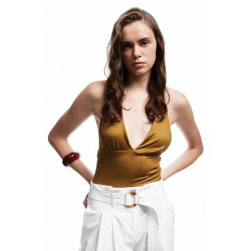 Top crop halter