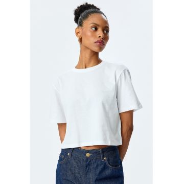 Tricou crop cu decolteu la baza gatului