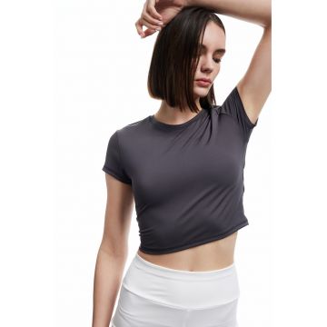 Tricou crop uni cu decolteu la baza gatului