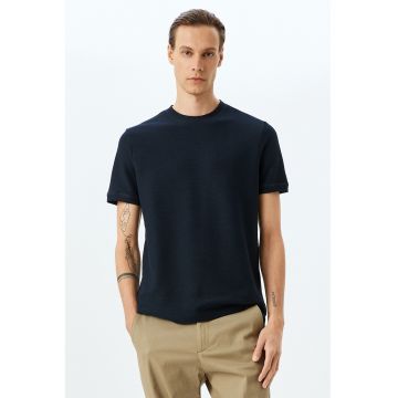 Tricou cu decolteu la baza gatului - din bumbac