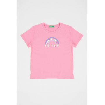 Tricou cu decolteu la baza gatului si imprimeu