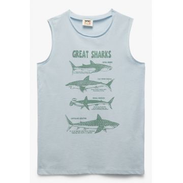 Tricou cu decolteu la baza gatului si imprimeu grafic
