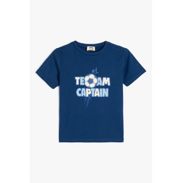 Tricou cu decolteu la baza gatului si imprimeu text