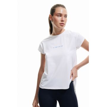 Tricou cu decupaj pe spate