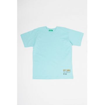 Tricou cu imprimeu si decolteu la baza gatului