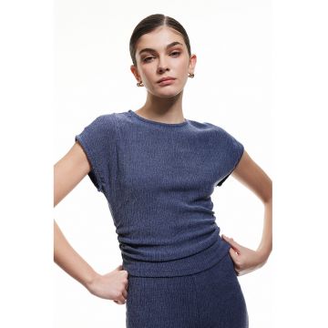 Tricou slim fit cu pliuri