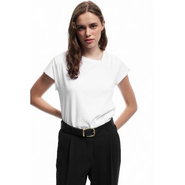 Tricou cu decolteu asimetric