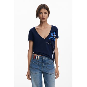 Tricou cu decolteu in V si imprimeu