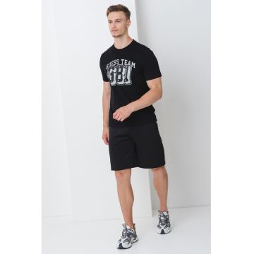 Tricou cu decolteu la baza gatului rotund si imprimeu logo