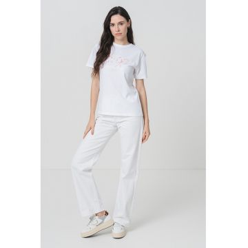 Tricou cu decolteu la baza gatului si imprimeu logo