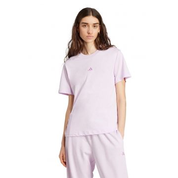 Tricou cu decolteu la baza gatului si logo discret
