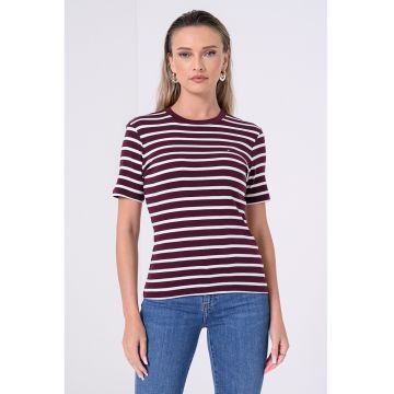 Tricou din bumbac cu decolteu la baza gatului