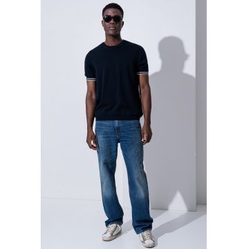 Tricou din bumbac cu decolteu la baza gatului