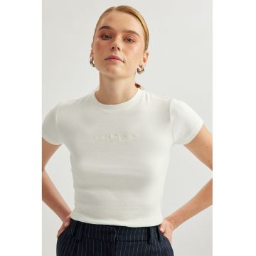 Tricou slim fit cu broderie