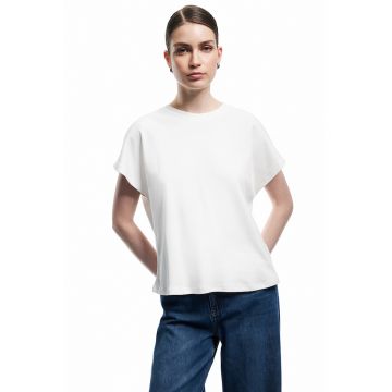 Tricou uni cu decolteu la baza gatului